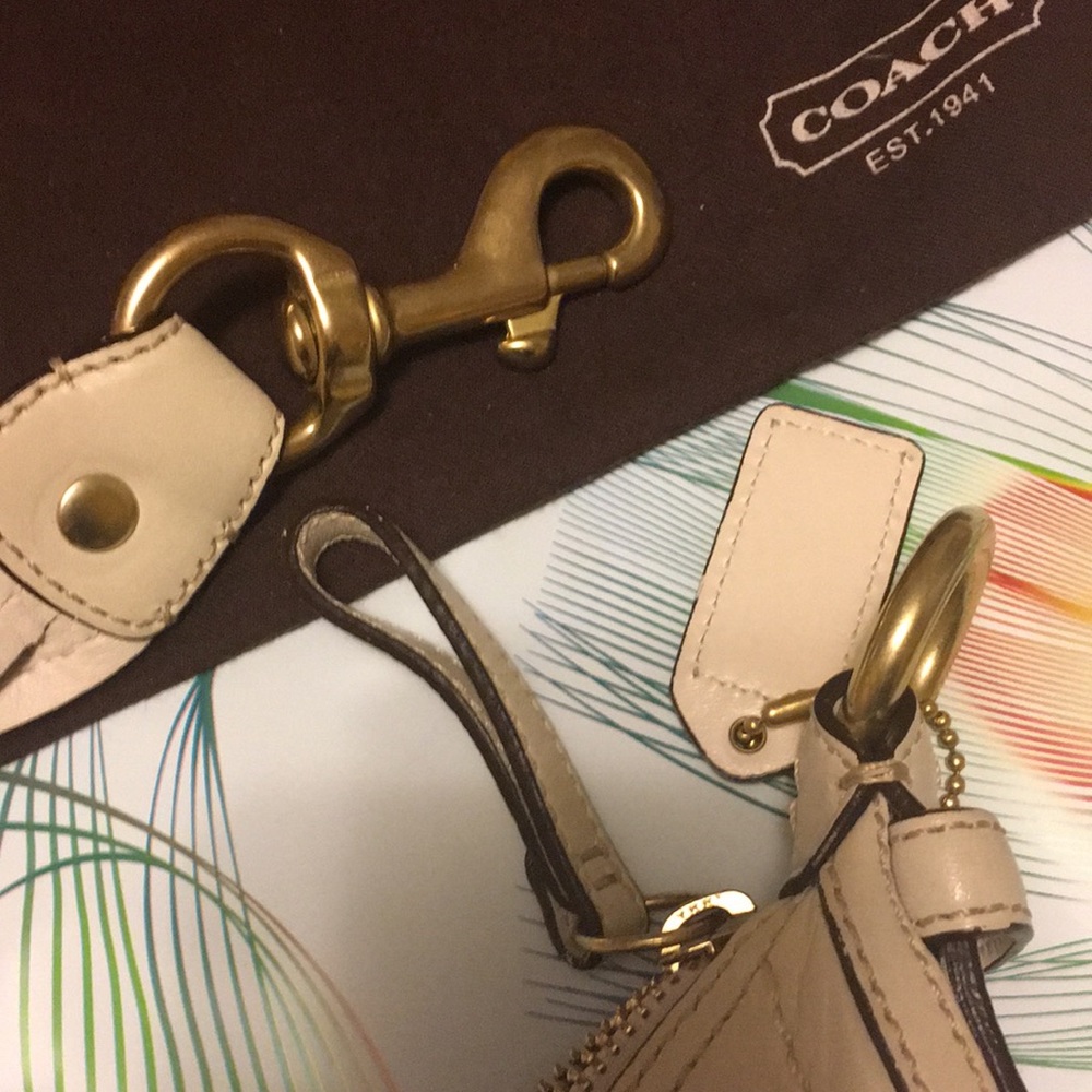 VINTAGE COACH SMALL KIDNEY SHAPE BAG - Picture 5 of 7